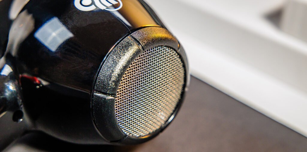L'asciugacapelli Turbodryer 3500 di ETI con il cavo lungo 3 metri permette un comodo utilizzo anche in salone